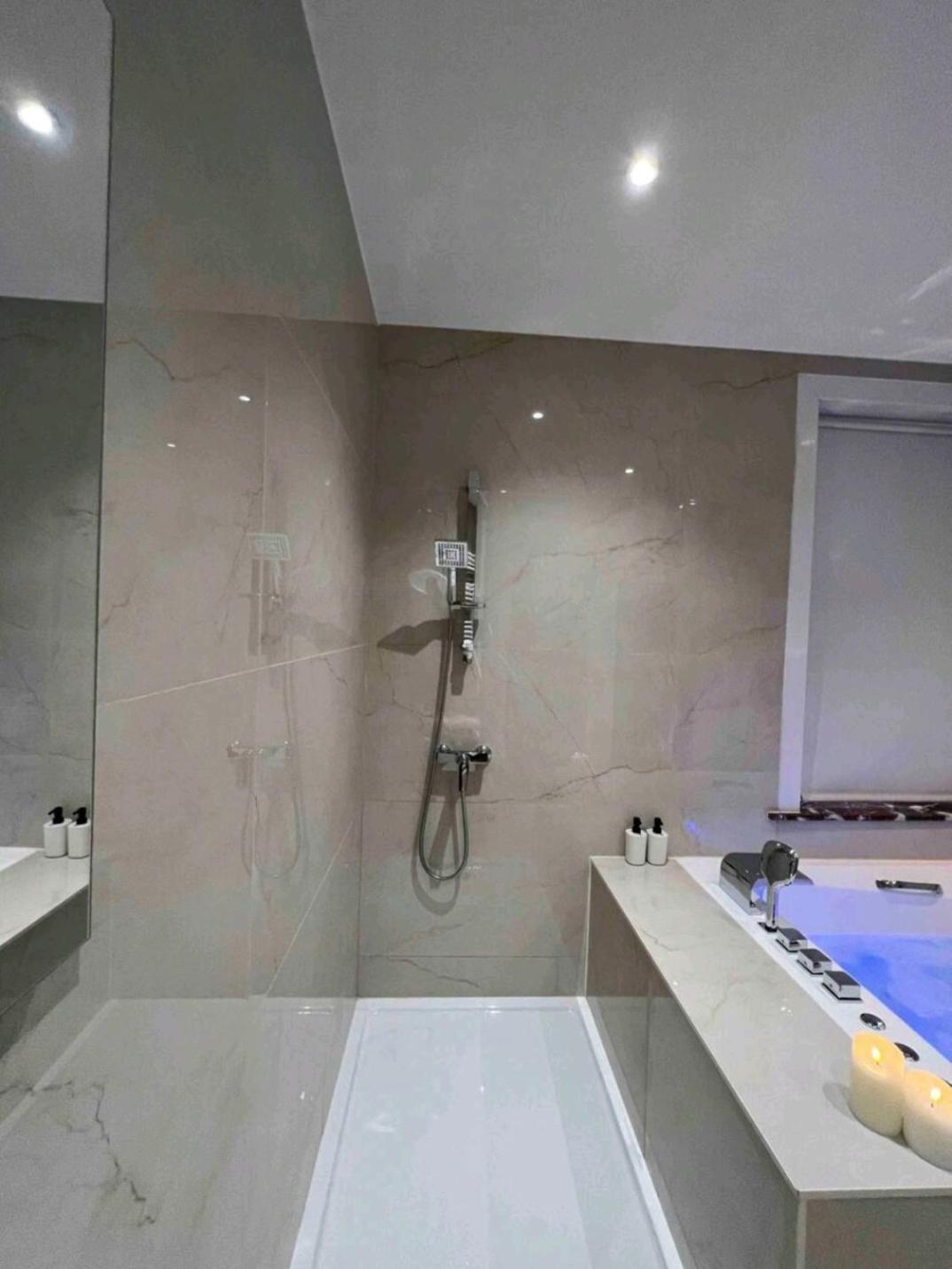 בריסל Sublime Appartement Calme Cosy & Jacuzzi מראה חיצוני תמונה