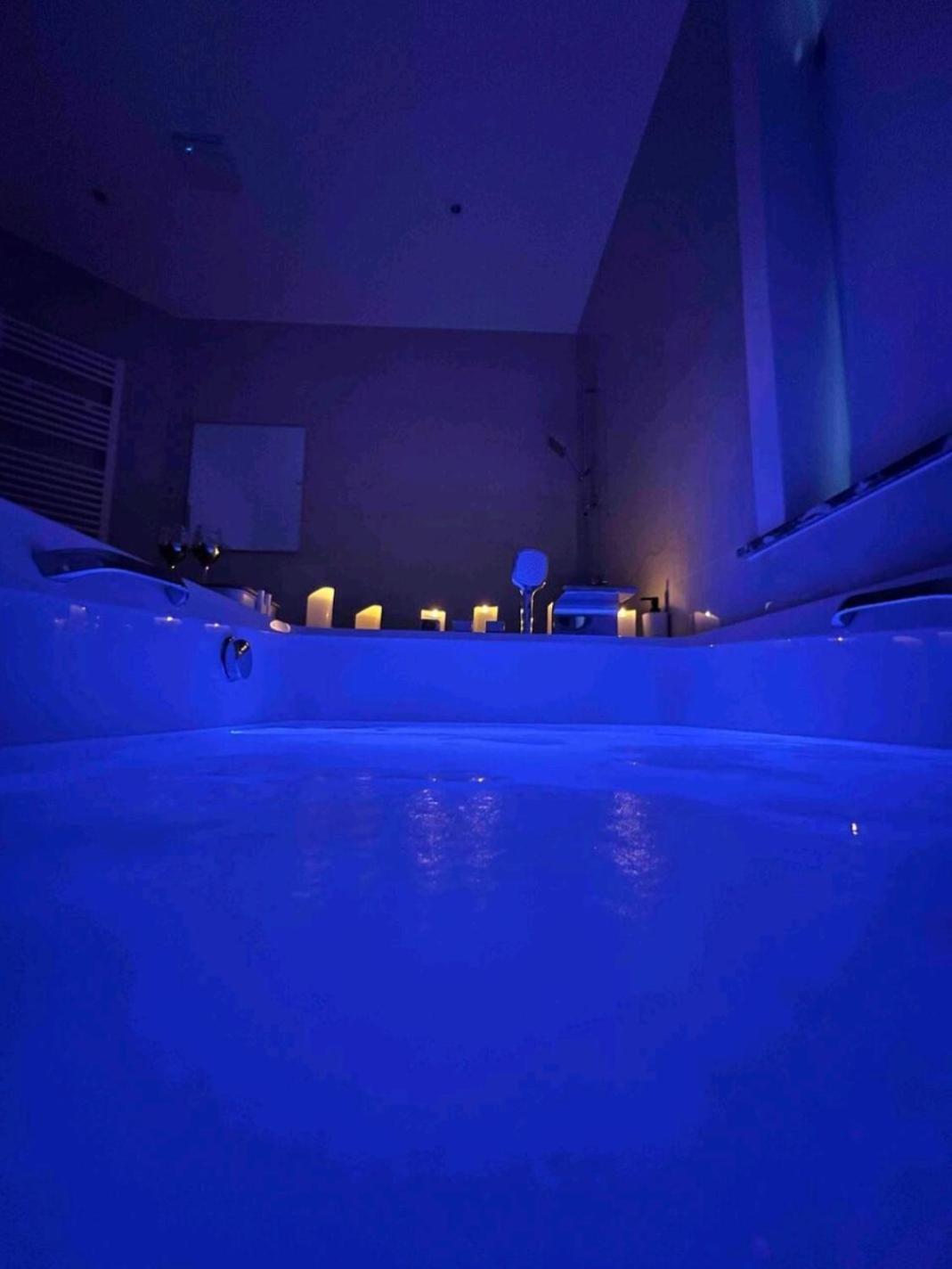 בריסל Sublime Appartement Calme Cosy & Jacuzzi מראה חיצוני תמונה