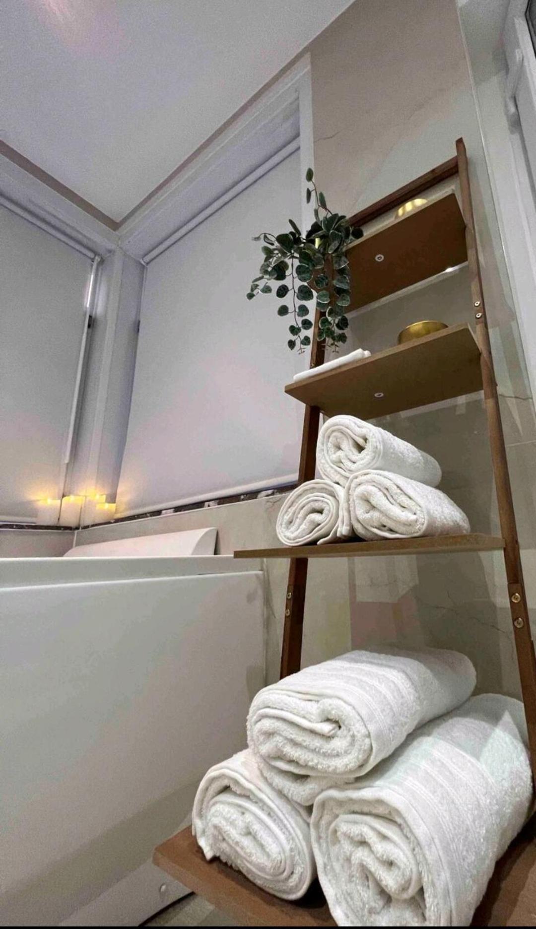 בריסל Sublime Appartement Calme Cosy & Jacuzzi מראה חיצוני תמונה