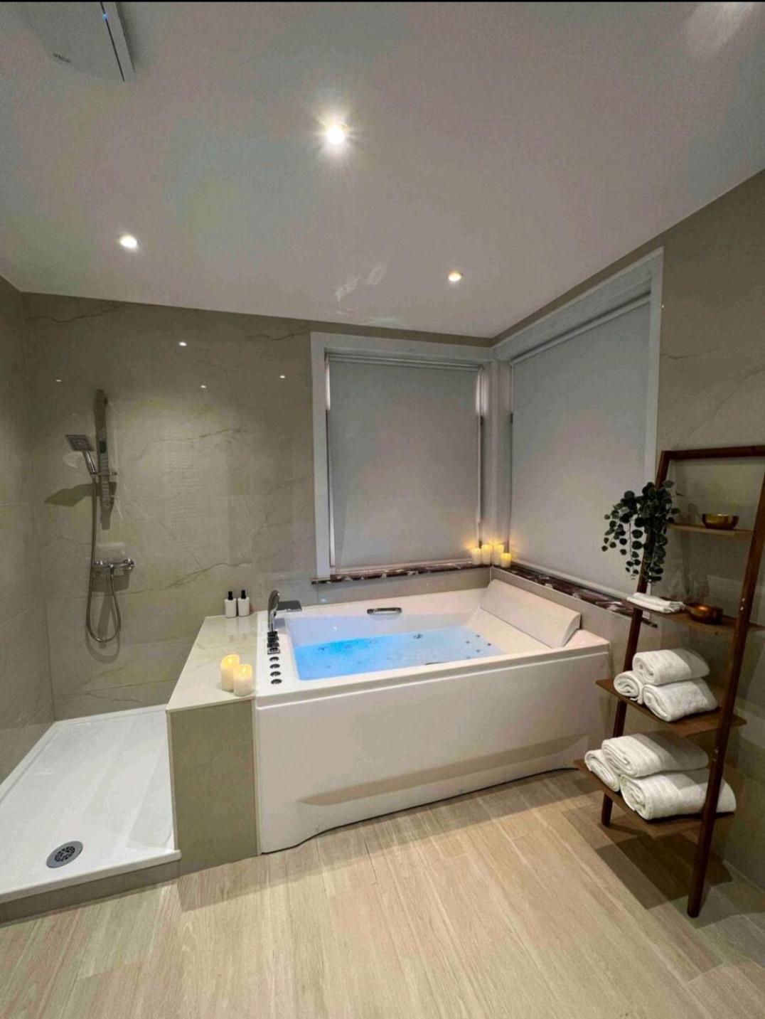 בריסל Sublime Appartement Calme Cosy & Jacuzzi מראה חיצוני תמונה