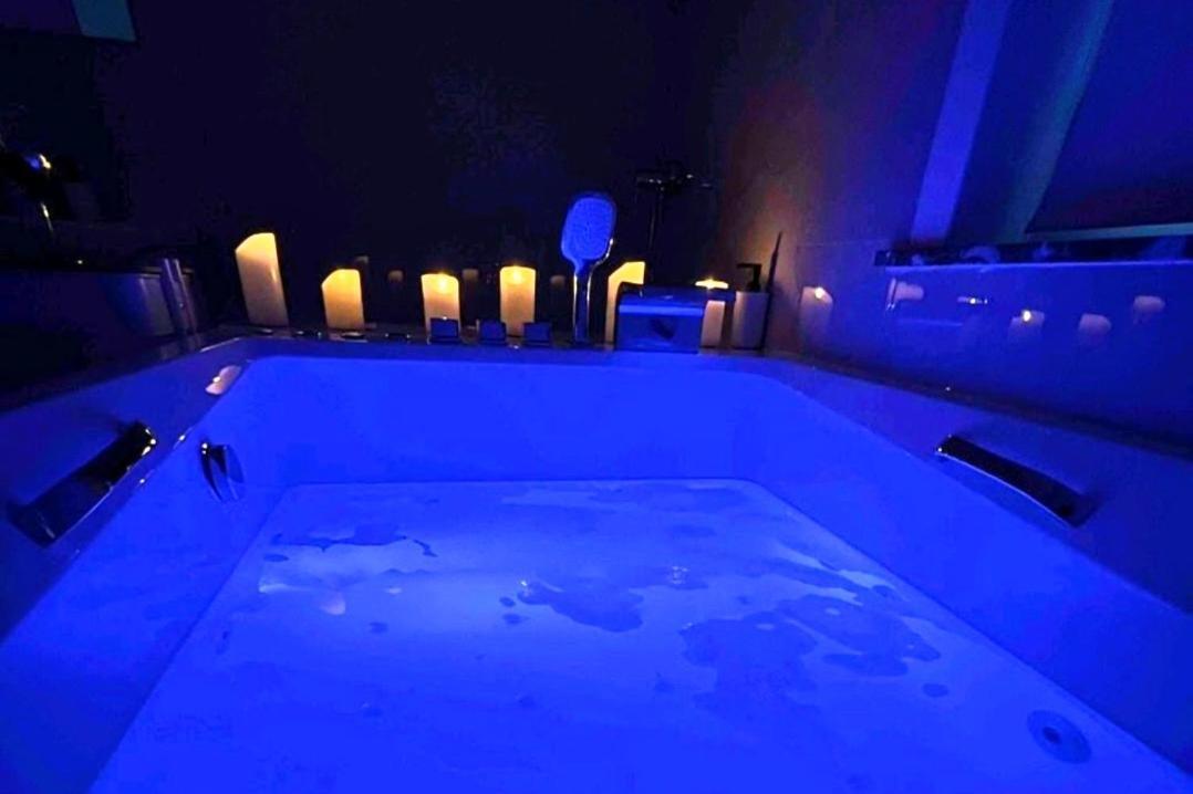 בריסל Sublime Appartement Calme Cosy & Jacuzzi מראה חיצוני תמונה